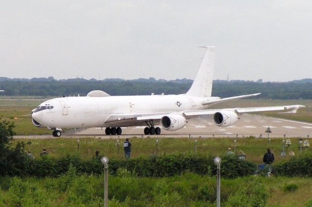 Máy bay “Ngày tận thế” của Mỹ phải hạ cánh khẩn cấp vì…chim

